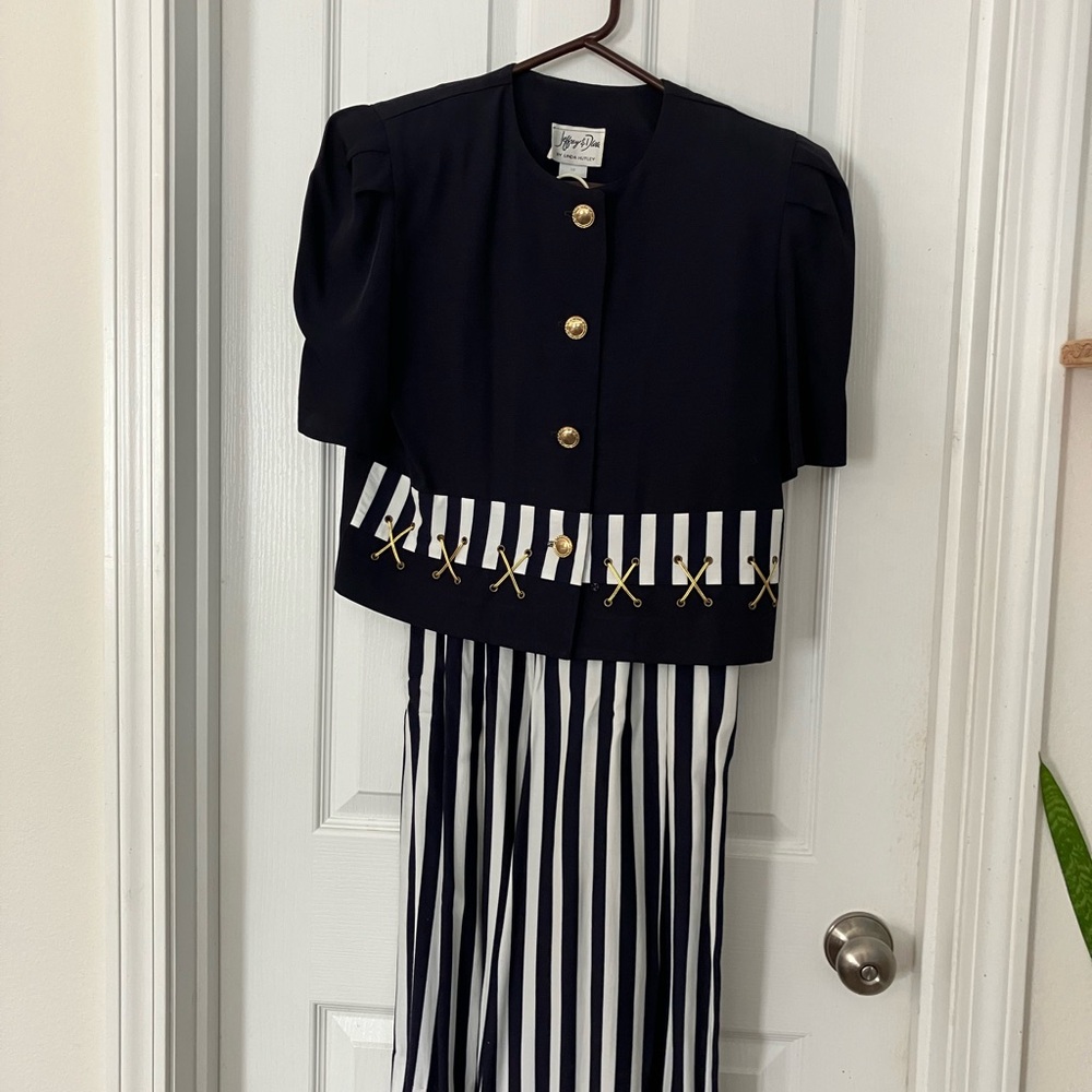 Elegant Vintage Navy And White Pants Suit